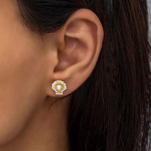 Boucles d'oreilles clous Suli Cado en forme de coquille, plaqué or 18 carats, perle de culture blanche AAA, sertissage clos, bijoux de luxe pour femme, pour mariage - Product Image 5
