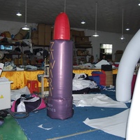 Modèle de rouge à lèvres gonflable personnalisé KeepFuns, cosmétique gonflable en PVC pour événements beauté, promotion et décoration publicitaire extérieure