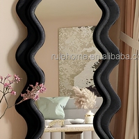 Miroir mural pleine longueur encadré en velours pour la décoration de la chambre à coucher et du salon