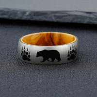 Anillo de tungsteno de estilo clásico Oliver POYA de 8mm con revestimiento de acero inoxidable plateado de oso negro para regalo de boda aniversario
