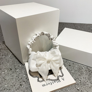 European and American Elegant White Bow Silk Wedding Dress Pleated Chain Elegant Bags for Women Sweet Style - Product Image 2