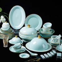 Service de vaisselle complet en porcelaine bleu ombré de Jingdezhen, orné de dorure sous glaçure, style chinois moderne, avec boîte cadeau en valise