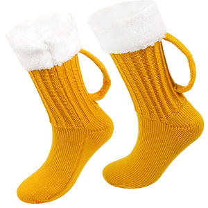 Cadeaux de fête des pères nouveauté chaussettes de sol noël créatif 3D tricot bière tasse chaussettes - Product Image 1