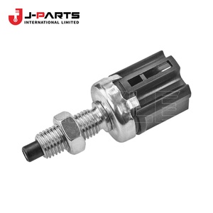 สวิตช์ไฟเบรกสำหรับรถยนต์โตโยต้าไฮเอซ LH103 ปี 1993-1998 รุ่น 84340-32090 84340-42010 - Product Image 4