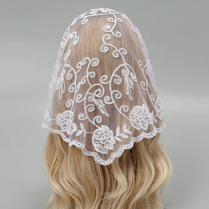 Echarpe légère en dentelle florale douce pour femme <span class=keywords><strong>Voile</strong></span> d'église <span class=keywords><strong>triangulaire</strong></span> avec franges pour <span class=keywords><strong>voile</strong></span> de protection solaire à la mode - Product Image 2