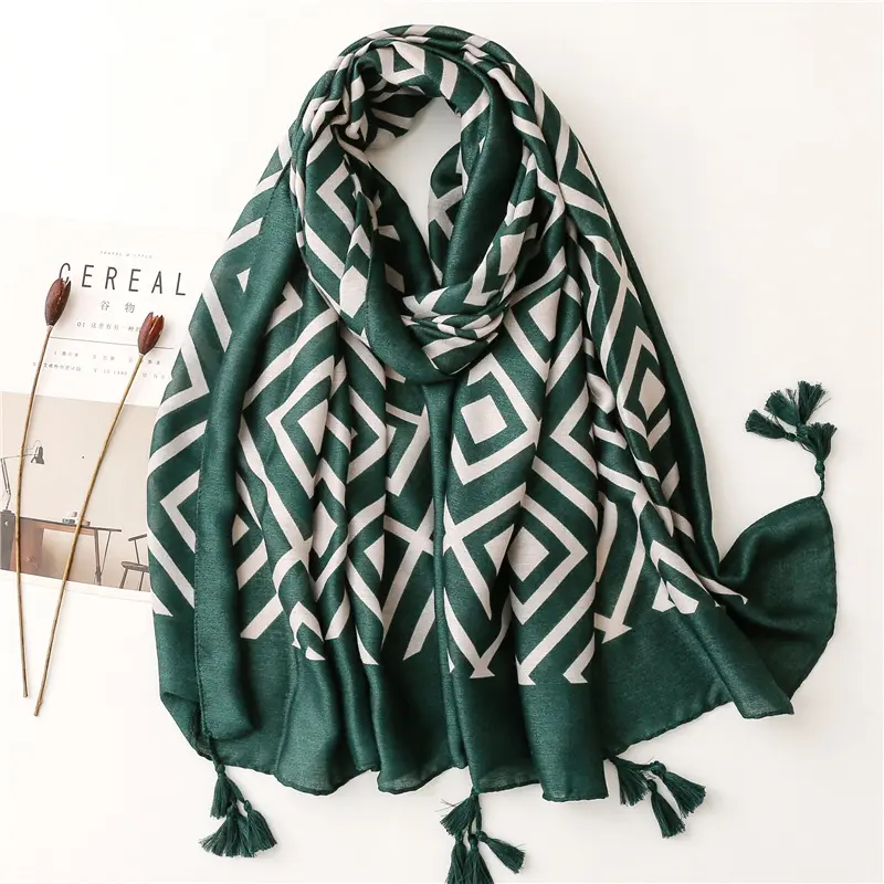 Hot Sale Popular Stylish Cotton and linen hijab Travel Muslim Windproof Balinese yarn Stoles Natural