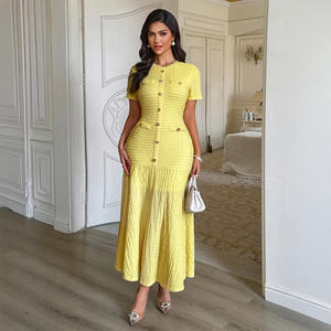 <span class=keywords><strong>Robe</strong></span> midi côtelée pour femme, collection automne 2026, col rond boutonné, manches courtes, style décontracté pour les fêtes d'hiver - Product Image 1