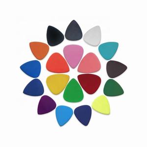 Groothandel Nieuwe Trend Duurzaam Nylon Materiaal Gitaar Plectrum Goed Handfeeling Blanco Gitaar Glanzende Plectrum Voor Gitaar Beginners - Product Image 1