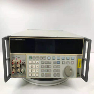 Calibratore Multifunzione ad Alte Prestazioni Fluke 5700A - Product Image 1