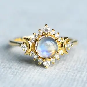 宝石月光石订婚戒指镀金太阳和月亮复古女性锌合金时尚opp包戴爪设置2022