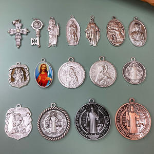 Personalizado de fábrica de plata antigua de aleación religiosa Benedict San <span class=keywords><strong>Benito</strong></span> encanto colgante para collar llavero Accesorios - Product Image 1