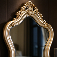 Ensemble de coiffeuse de style français avec miroir orné, commode à maquillage et tabouret rembourré, meubles de chambre à coucher