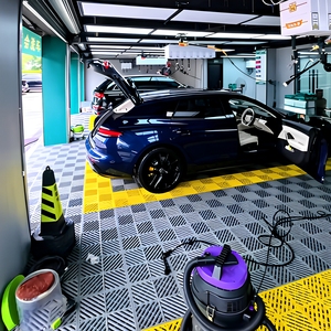 Lampe LED Panneau Haute Luminosité pour Atelier Automobile, Garage et Station de <span class=keywords><strong>Lavage</strong></span> – Économie d'Énergie pour le Detailing et les Réparations Automobiles - Product Image 1