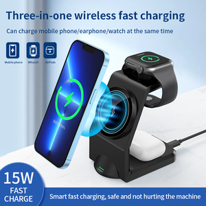 2024 nouveauté 15w charge sans fil rapide <span class=keywords><strong>3</strong></span> en 1 Station de chargeur sans fil magnétique pour casque Iphone iWatch - Product Image 3