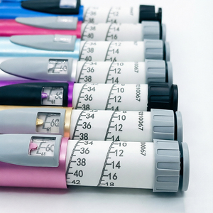 Stylo injecteur V2 à prix abordable, 60 unités, conception réutilisable, en verre et aluminium, pour le marché d'Asie du Sud-Est - Product Image 1