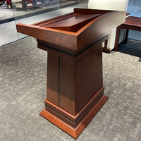 Chaire de conférence ergonomique moderne en acier inoxydable et bois avec roulettes pour une mobilité facile, idéale pour les centres commerciaux, les écoles, les églises et l'extérieur, avec rangement.
