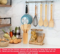 Ensemble d'ustensiles de cuisine essentiels en teck éco-responsable avec spatules et cuillères nécessaires pour la cuisson