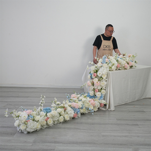 พรมดอกไม้ประดับทางเดินสุดโรแมนติก ตกแต่งด้วยดอกกุหลาบสีชมพูประดิษฐ์ ฉากหลังงานแต่งงานสำหรับงานเจ้าสาว ตกแต่งโต๊ะสำหรับพิธีต่างๆ - Product Image 1