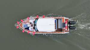 <span class=keywords><strong>Bateau</strong></span> de pêche de luxe Sea King 25 pieds (7,5 m) avec moteur <span class=keywords><strong>hors</strong></span>-<span class=keywords><strong>bord</strong></span>, cabine en V profond, coque en aluminium et toit rigide extensible - Product Image 5