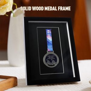 Gỗ rắn handmade hiển thị đứng khung sáng tạo tabtop thể thao quân sự huy chương bóng hộp hiển thị cho huy chương hiển thị - Product Image 4
