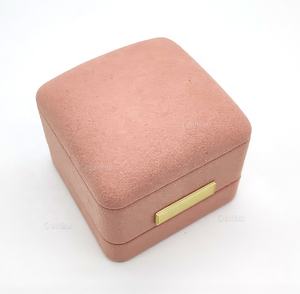 Caja de anillo de boda de terciopelo de lujo de gama alta Logotipo personalizado Embalaje de joyería de lujo para exhibición Cajas de juegos de joyería al por mayor - Product Image 6