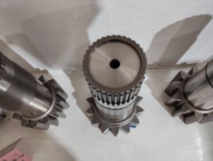 ショベルスペアパーツE320C 148-4636ショベルスイングギアシャフトピニオンドライブシャフト - Product Image 4