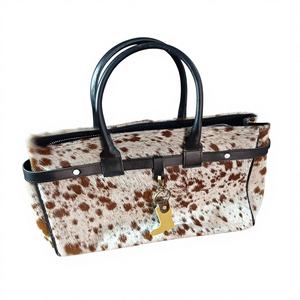 Nouveau sac à main classique en cuir de vachette véritable fourrure, fait main par un designer, personnalisable, accessoire multifonctionnel durable, bandoulière - Product Image 1