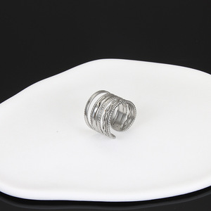 Anillo Abierto de Acero Inoxidable Estilo Europeo y Americano, Anillo Geométrico Ajustable Chapado en Oro de 18K - Product Image 3
