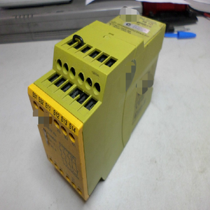 Relé de Seguridad X3 240 VCA 24 VCA/CC - 774319 3 y 1 Contacto - Product Image 1