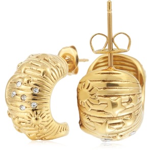 Pendientes Huggie de Yunnique, chapados en oro de 18 quilates, con estrellas y lunas en relieve, joyería de fiesta con diamantes de imitación para mujer - Product Image 1