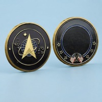 Pièce de monnaie de défi personnalisée en usine, en alliage de zinc, avec design 3D Space Delta Globe et motif drapeau doré, pour équipe de sécurité et récompense d'innovation d'entreprise