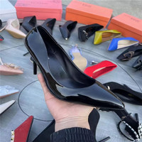 Liquidation d'articles en surplus : Chaussures à talons hauts de qualité supérieure pour femmes, vente en gros en gros volume