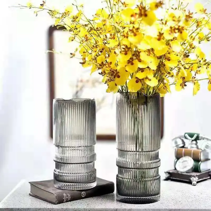 Disposizione dei fiori idroponica della cultura dell'acqua del fiore secco del vaso di vetro diritto a strisce verticali di lusso nordico leggero