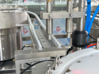 Machine de remplissage de cartouches de graisse haute précision entièrement automatique et machine de remplissage automatique de flacons compte-gouttes en plastique de 6 ml pour liquides