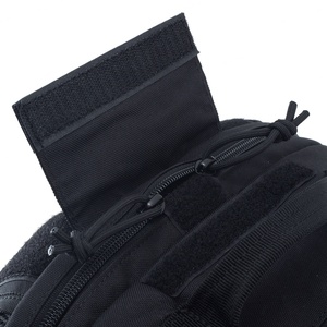 Sac à dos multifonctionnel en nylon pour hommes et femmes, style gilet tactique à prix abordable pour la randonnée, l'aventure, l'école et les activités de plein air - Product Image 3