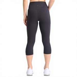 OEM Made Women's High Rise Capri Leggings Fitness Leggings Summer Quick Dry Breathable Polyester Elastane Plus Size with Pockets - Product Image 3