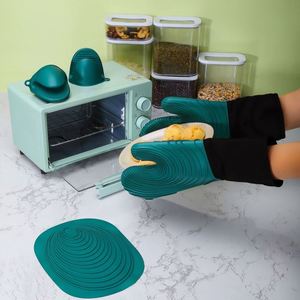 Premium Food Grade Silicone Oven Mitts Flexible <b>Hot</b> Dishes Trivets Heat Resistant Oven Gloves - Product Image 3