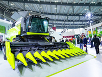 Moissonneuse-batteuse agricole TF150 de haute qualité, vente chaude en Chine, capacité d'alimentation de 15 kg/s