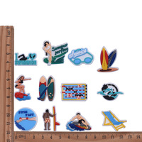 Nouveaux breloques créatifs HY en PVC souple, motif dessin animé, thème surf et vacances à la plage, pour coques de téléphone et boucles décoratives DIY pour empeignes de chaussures