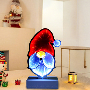 Luz LED de Espejo con Diseño de Gnomo Navideño - Decoración Festiva 3D con Gorro de Santa Claus para el Hogar, Fiestas, Navidad y Año Nuevo - Product Image 6