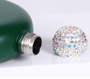 Frasco redondeado con tapa de cristal de licor de diamante, Petaca portátil con purpurina ostentosa de acero inoxidable 304, Petaca redonda de 5oz para mujer - Product Image 4