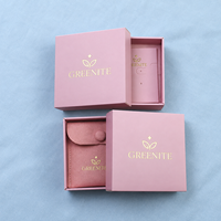 Boîte d'emballage de bijoux haut de gamme personnalisée en relief, écologique, avec fermeture magnétique, en papier rigide rose, doublure en velours pour bagues