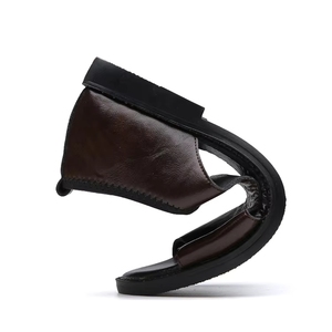 Nouvelles sandales en <span class=keywords><strong>cuir</strong></span> pour hommes 2025 - Chaussures de plage respirantes perforées antidérapantes pour hommes, disponibles en grandes tailles - Product Image 4