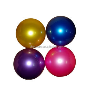 Pelota de PVC arcoíris para deportes y entretenimiento para diversión y juegos activos - Product Image 1