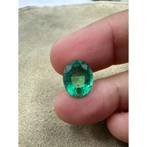 มรกตหินสีเขียวทรงไข่มรกตเจียระไนแบบธรรมชาติโปร่งใสสีเขียวมรกตผ่านการรับรองคุณภาพสูง - Product Image 3