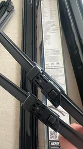 <span class=keywords><strong>Essuie</strong></span>-<span class=keywords><strong>glace</strong></span> électrique chauffant BOSSCH Super 28 pouces 18 pouces pour pare-brise avant de voiture Tesla Model X, vente chaude, fabriqué en <span class=keywords><strong>caoutchouc</strong></span> naturel - Product Image 3