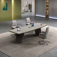 Ensemble de table et chaises de conférence ergonomiques modulaires en panneaux de bois rectangulaires de grande taille, style minimaliste moderne, pour salles de réunion d'entreprise et bureaux
