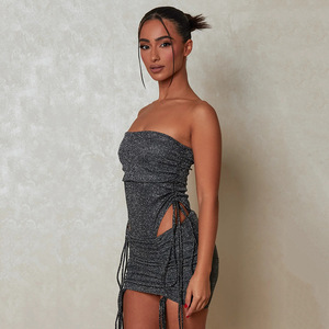 Vestido ajustado sin tirantes con lentejuelas y falda corta con cordón y aberturas, ideal para discoteca - Product Image 3