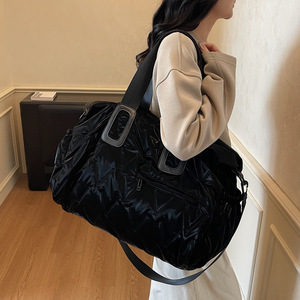 Nouveau Sac Fourre-tout Tendance Léger Imperméable Grande Capacité Porté Main ou Épaule pour Sport, Gym et Voyage - Product Image 3