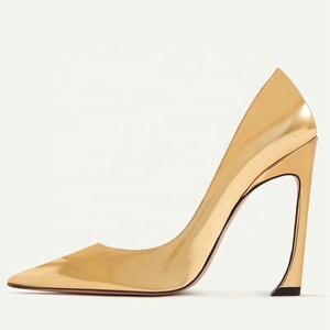 Zapatos de tacón fino de charol brillante con punta en pico y tacón de aguja para mujer - Product Image 5